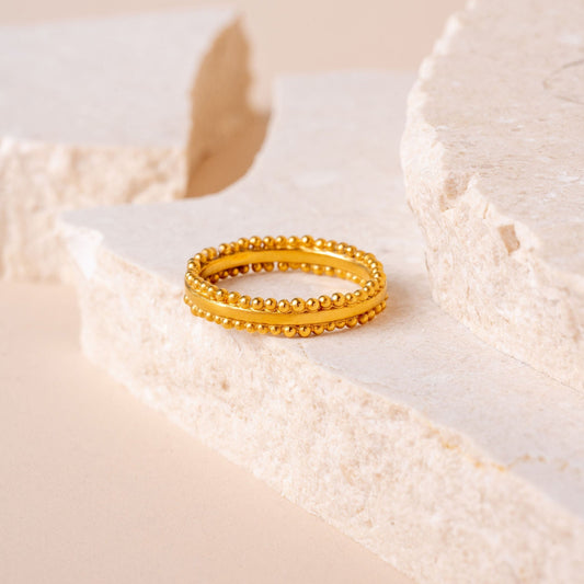 Handmade gold ring with exquisite granulation